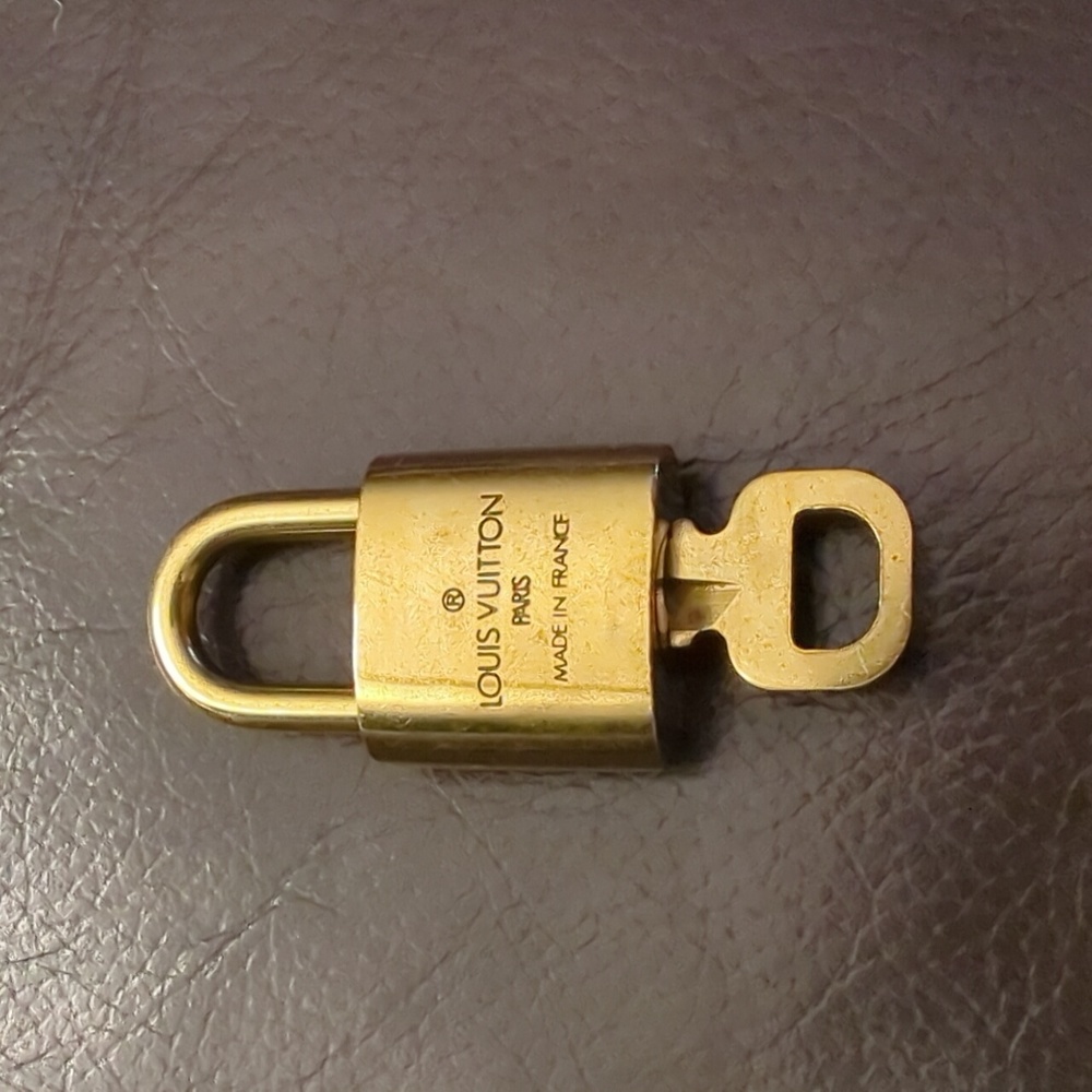 LV Lock & Key #303 - Picture 2 of 5